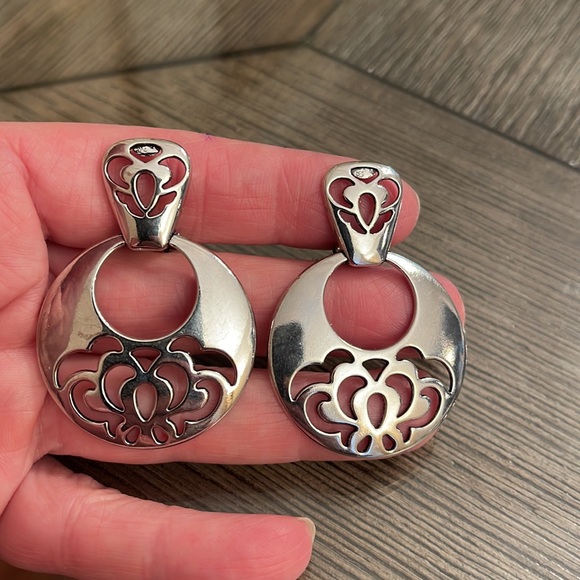 Vintage Silver-tone Door Knocker Clip Earrings, Floral Design - Picture 8 of 13